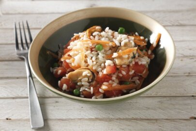 Arroz con mejillones, guisantes, zanahoria y tomate XL