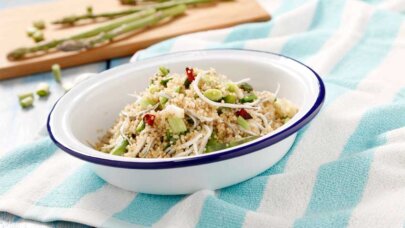 Salteado de quinoa integral con gulas