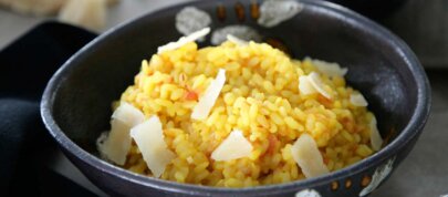 plato preparado de arroz a la milanesa