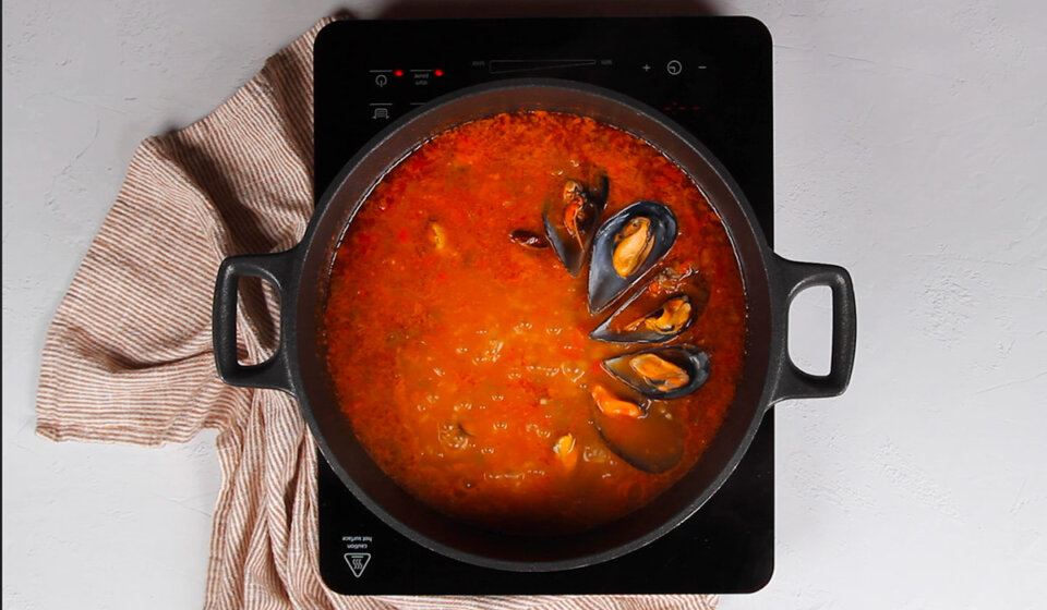 Finalizar arroz caldoso con mejillones