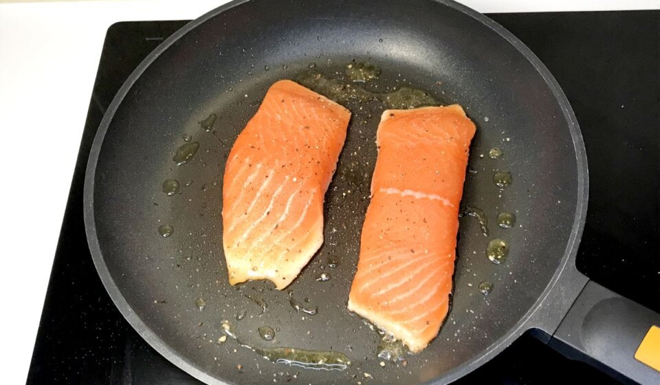 Cocinar salmón en Salmón Teriyaki