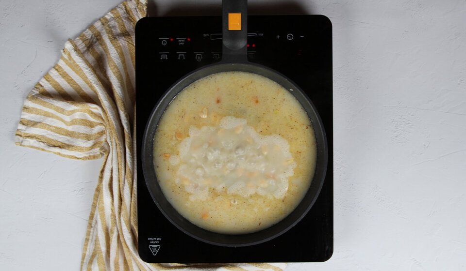 Caldo en Arroz con almendras