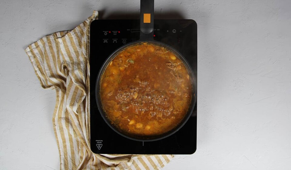 Cocinar con caldo en cordero marroquí