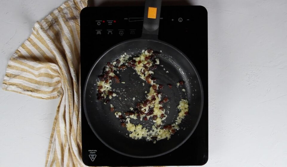 Pasas en Arroz con almendras