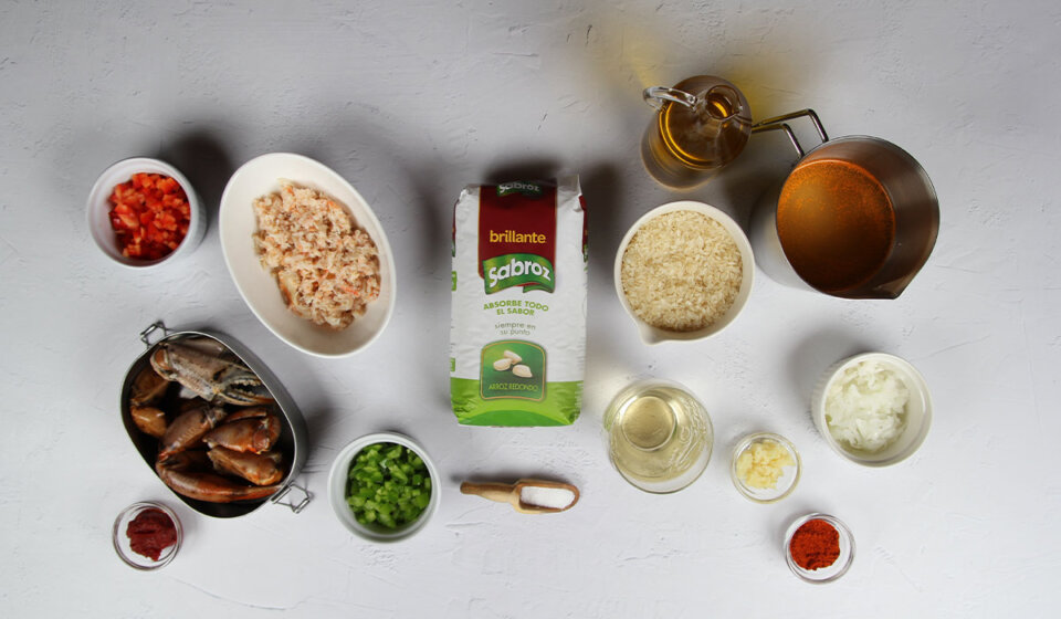 Ingredientes de arroz con cangrejos