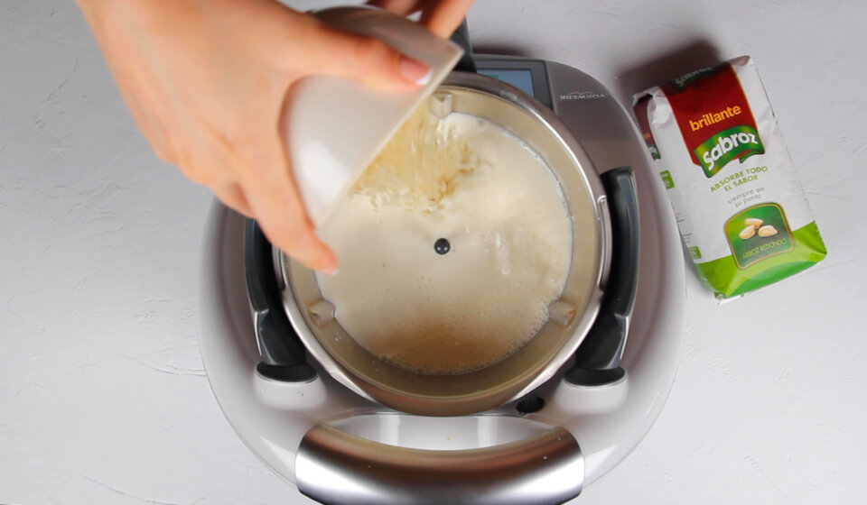 Primera fase del arroz con leche en thermomix