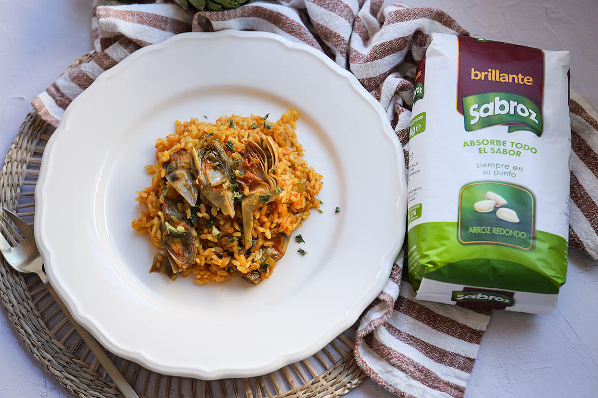 Arroz con alcachofas y verduras