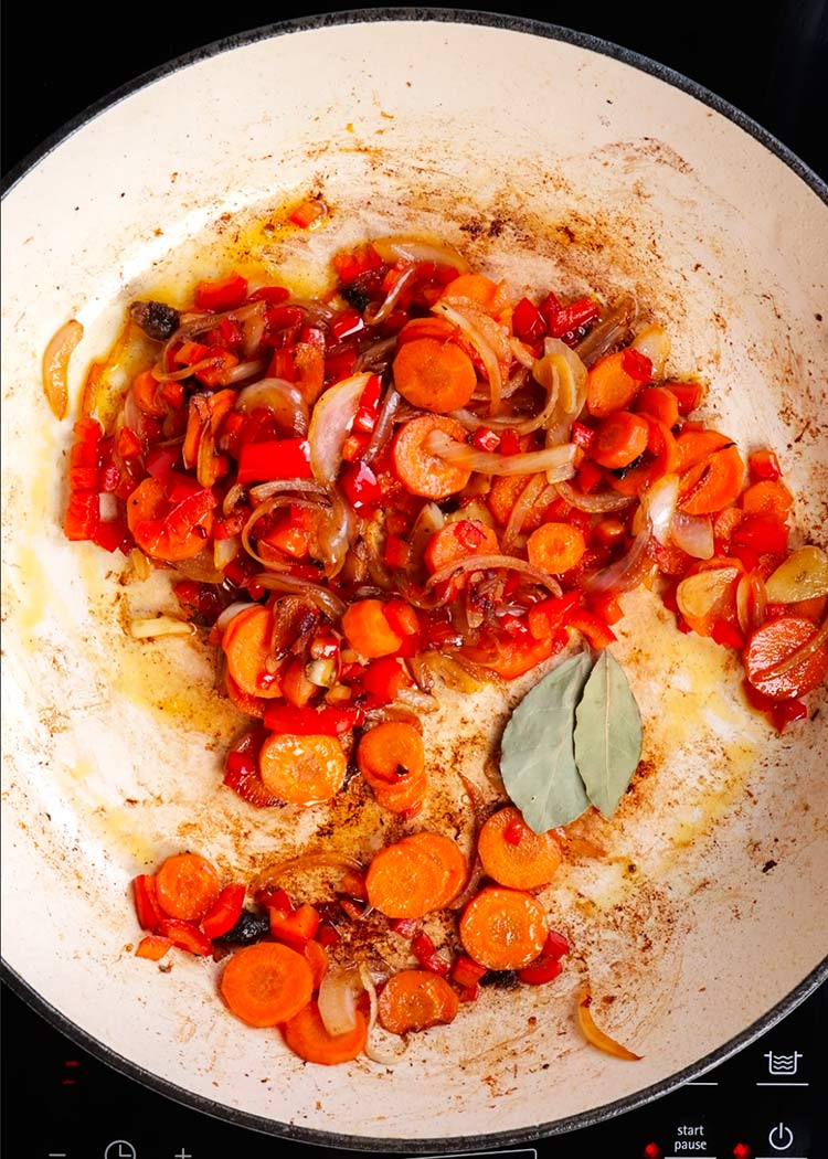 Sofrito y verduras en arroz con perdiz