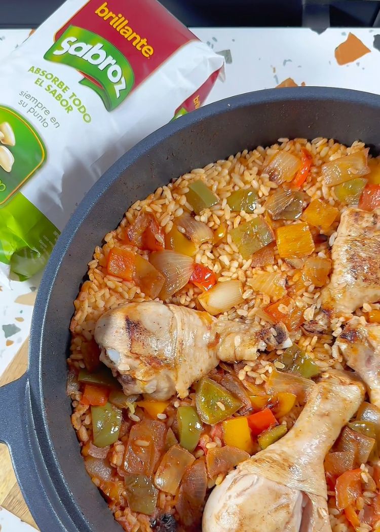 Presentación de Arroz con pollo al horno