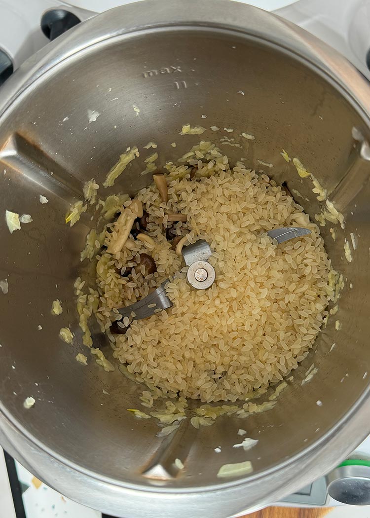 Incorporar arroz a arroz con setas en thermomix