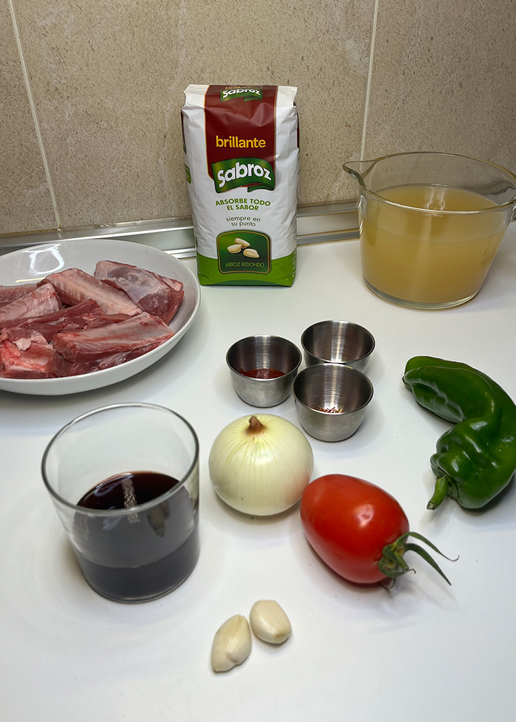 Ingredientes de arroz al horno con costillas